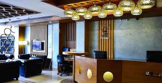 Hotel O2 Vip - Kolkata - Front desk