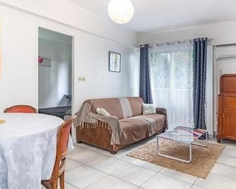 Philibert - T2 meublé en centre ville de Saint-Denis - Saint-Denis - Wohnzimmer