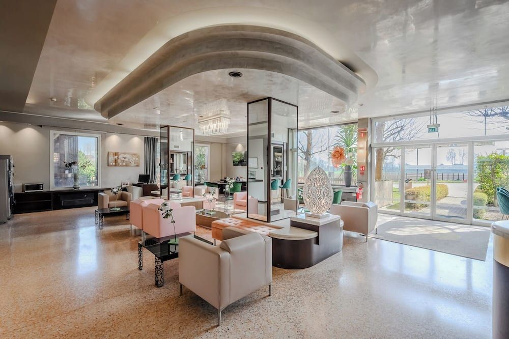 أنتوني هوتل - كامبالتو - ردهة