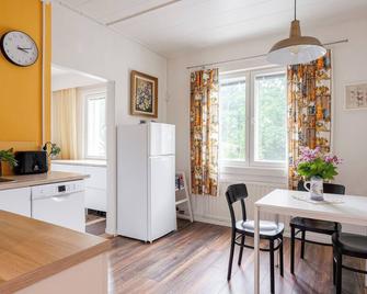 Lovely 1Br Apt. in Calm Neighbourhood - Tampere - Dining room