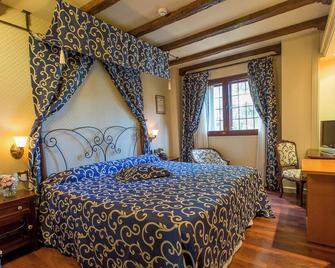 Masia De Lacy Hotel - Museros - Спальня