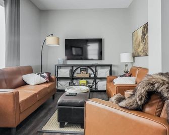 Walkerton Sauna Suite - Walkerton - Living room