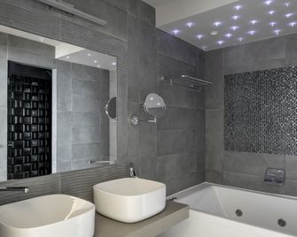 Macaris Suites & Spa - ריתימנו - חדר רחצה
