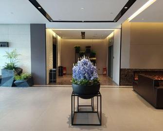 Home Inn Parkview Hotel - Lianyungang - Lobby