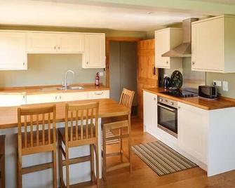 Glebe Farm Cottage, Family Friendly, With A Garden In Llandegveth - Cwmbran - Cuisine