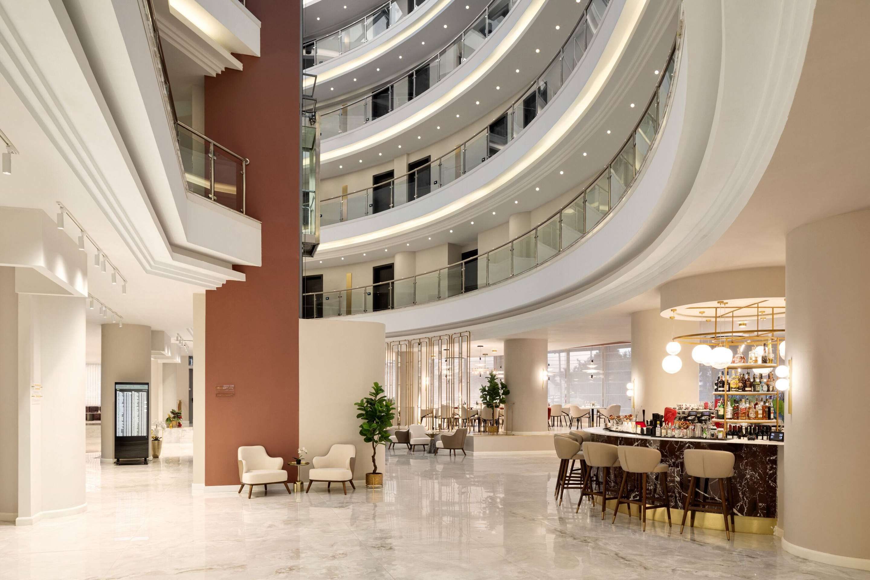 Ramada by Wyndham Bucharest Otopeni Airport - Otopeni - Lobby