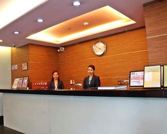 Vista Hotel Cubao - Quezon City - Front desk