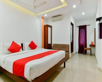 Malabar Plaza Inn - Ernakulam - Bedroom