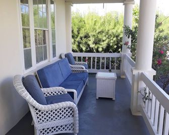 Chadville Beach Apartment - Christchurch - Balkon