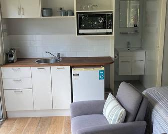 The Cottage newly Renovated, Clean Studio Completely Separate From Main House - Woollamia