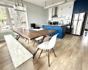 Waterfront in Renfrew - Renfrew