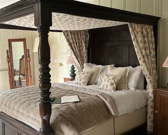 Ravenwood Hall Hotel - Bury St. Edmunds