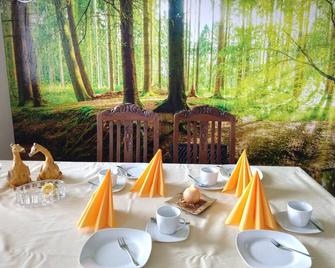 Holiday flat ‘Grabmeier - Number 2’ with mountain view, balcony and Wi-Fi - Grainet - Restaurante