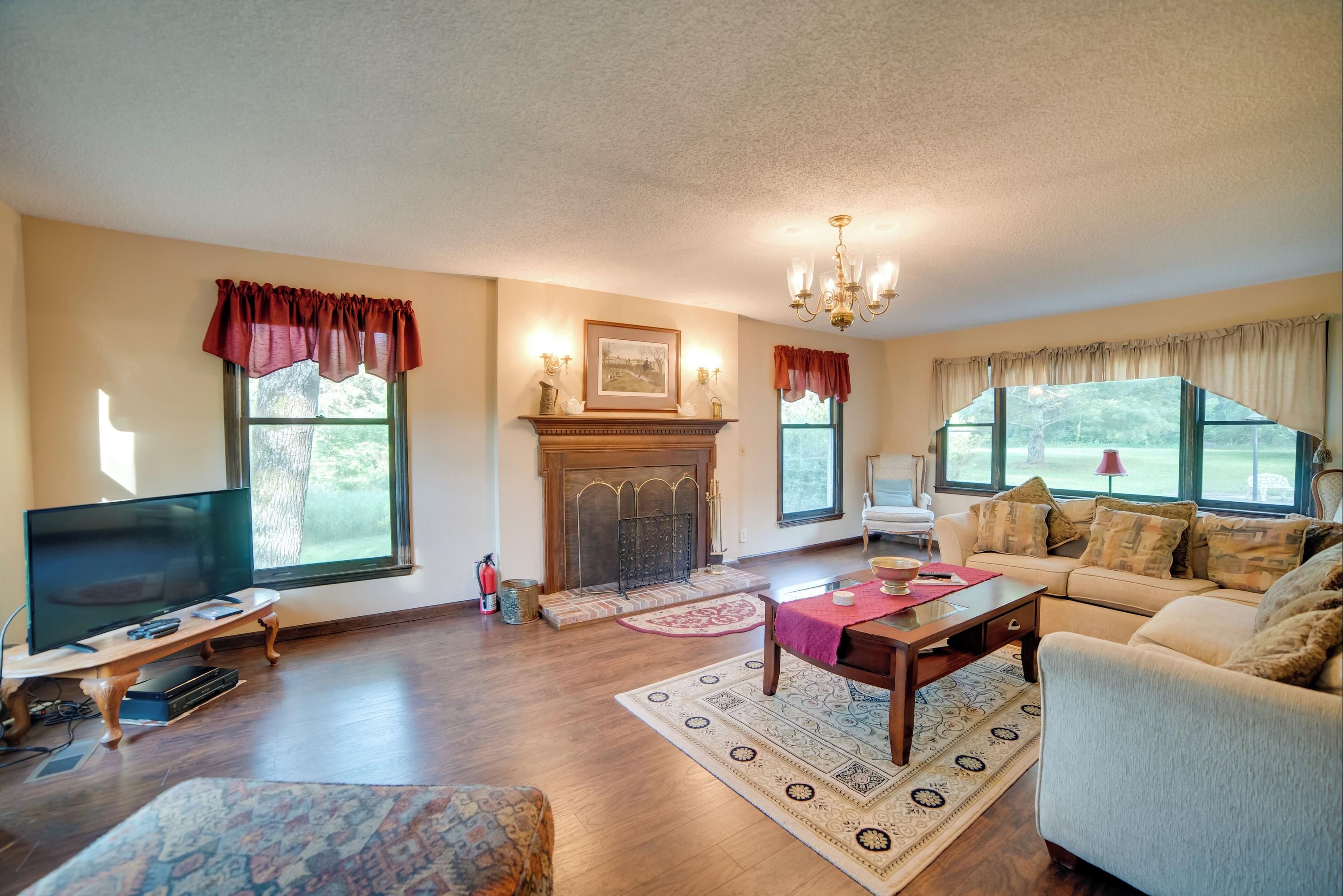 Dayton Home w/ Pool & Deck on 37 Private Acres! - Dayton - Obývací pokoj