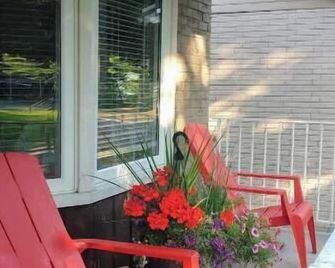 Birdsong Bungalow - Port Dover