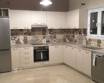 The Olive Grove House, in Kassiopi with all amenities in 5 min walking distance! - Kassiopi - Küche