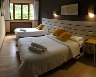 Hotel Torrecerredo - Las Arenas - Schlafzimmer