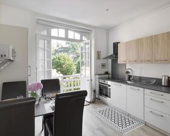 Le Safran by Cocoonr - Dinard - Küche