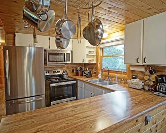 Large Wraparound Deck, Foosball Table, Close to Beacon Landing Marina - Grand Lake - Кухня