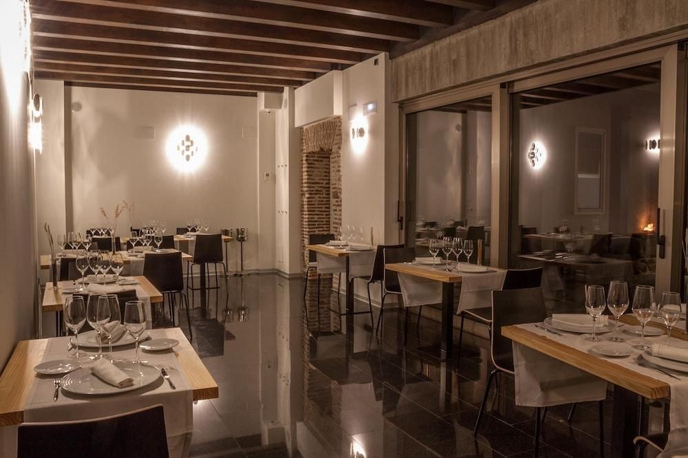 El Encanto Hotel & Cafetería - אבילה - מסעדה