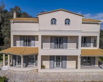 Villa Elegio by CorfuEscapes - Lefkimmi - Building