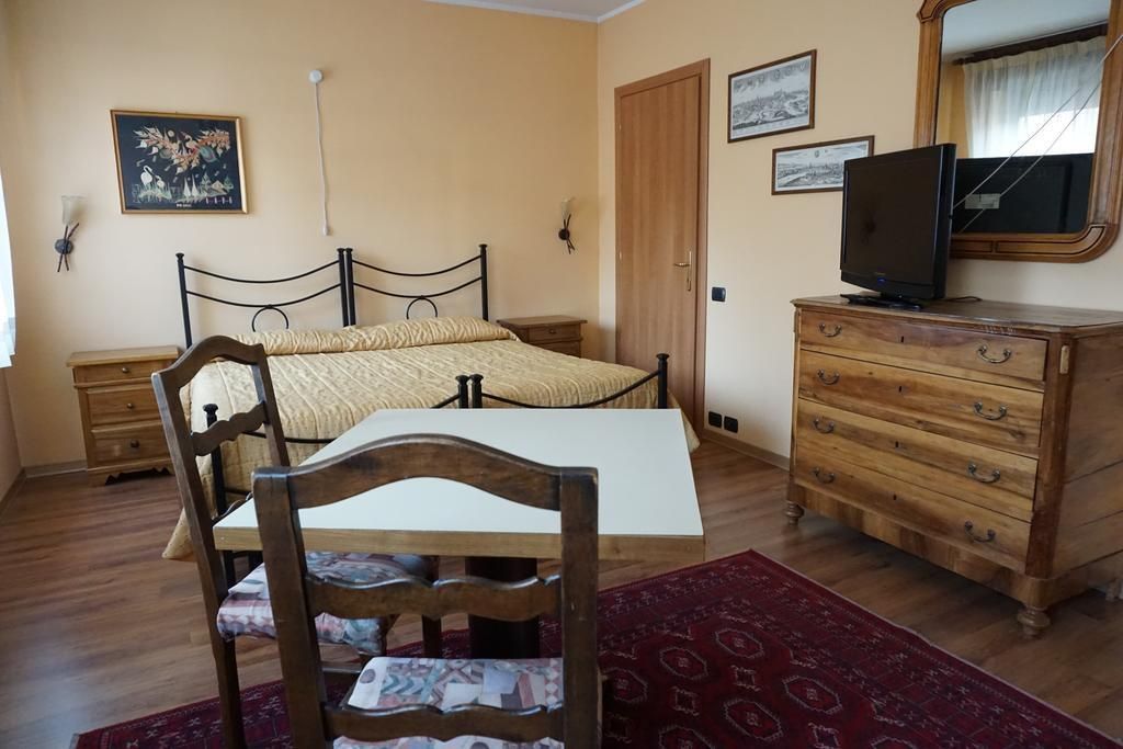 Hotel Siros