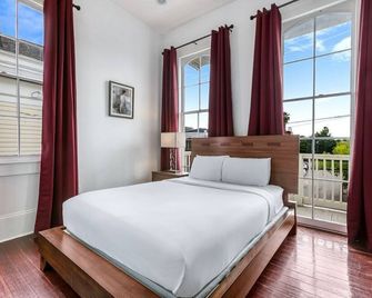 Charming 2BR on Carondelet by Hosteeva - New Orleans - Soveværelse