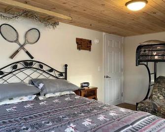 Parkview Hot Tub Oasis - Ticonderoga - Bedroom
