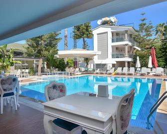 Clover Magic Altinkum Park Hotel - Side - Piscina