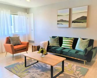 Your Oasis Awaits - Downtown PA Near Stanford 2 bd #657 - Palo Alto - Living room