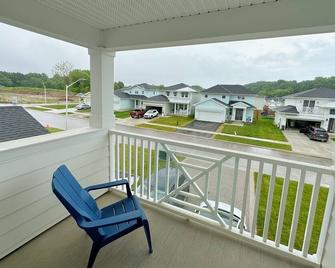 Beautiful brand new 4 bedroom, 3 bath home - Port Stanley, ON Kokomo Beach Club - Port Stanley - Balcone
