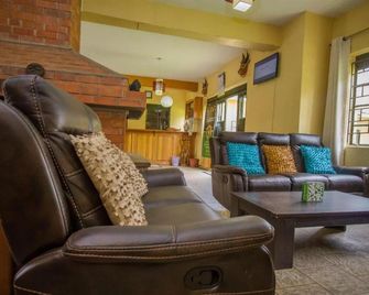 Kisoro Tourist Hotel - Kisoro - Lounge