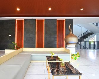 Front One Hotel Pasir Koja Bandung - Bandung - Lobby