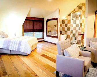Starfire Cabin Home (Historic Sweetwater Retreat) - Sweetwater