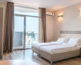 Silk Road Sea Towers Batumi Apart Hotel - Batumi - Bedroom