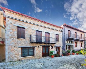 Spa Guest House by White Hills in the Heart of Arachova - Arachova - Gebouw