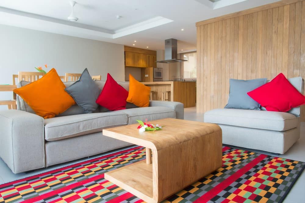 Bel Eau Residence - Victoria - Living room