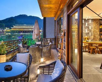 Phoenix Youran Qingsu Hotel - Xiangxi - Balcony