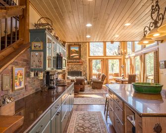 Stunning Mountainside Cabin Rental With - Nathrop - Cocina