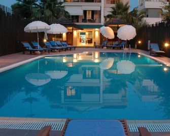 Santa Maura - Nydri - Pool