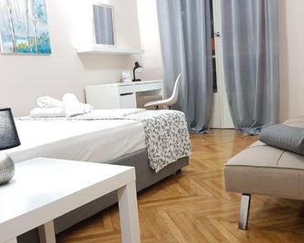 Olive Apartment- Athens Center, 4 Bd, 1.5 Bath - אתונה - חדר שינה