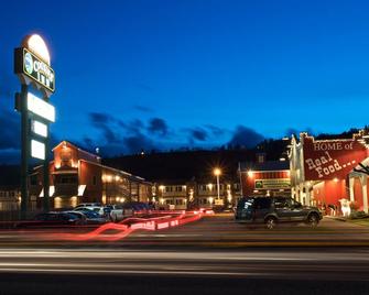 Cousins Country Inn - The Dalles - Budova