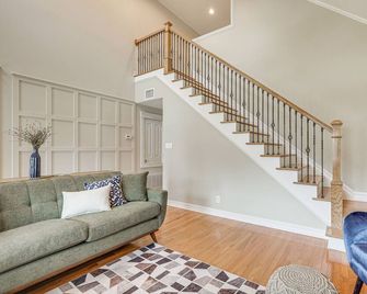 Brenham Rental w/ Deck & Yard 1 Mi to Downtown! - Brenham