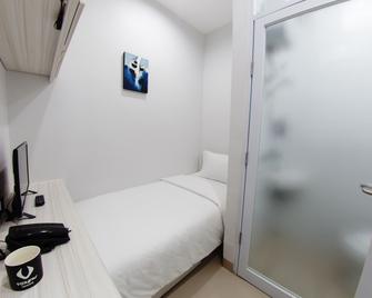 Voxstay Karawang - Karawang - Bedroom