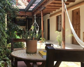 Hotel Casa Azabache - סן קריסטובל דה לס קאסאס - פטיו