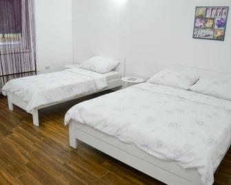 Apartment Mikela - Vinkovci - Schlafzimmer