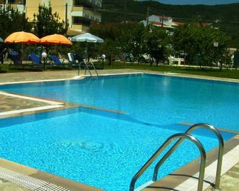 Aggelos Family Hotel - Moraitika - Pool