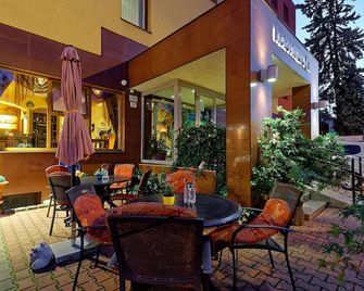 Hotel Max Inn - ברטיסלבה - פטיו