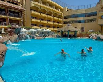 Amarante Pyramids Hotel - גיזה - בריכה