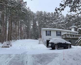 Cozy Cottage In The Pines - Frankfort - Edificio